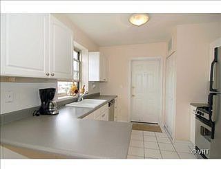 4th image of 4911 N Wolcott Ave APT 1B