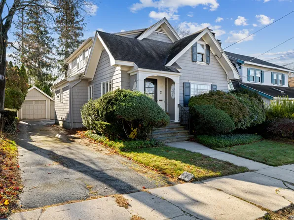 194 Thames Street, New London, CT 06320