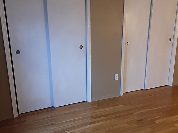 2nd image of 987 Westwood Ave #1