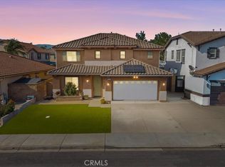 16590 Shoal Creek Ln, Fontana, CA 92336