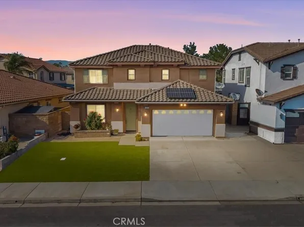 16590 Shoal Creek Ln, Fontana, CA 92336