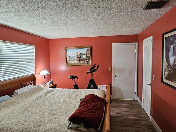 5th image of 4568 Ellwood Drive