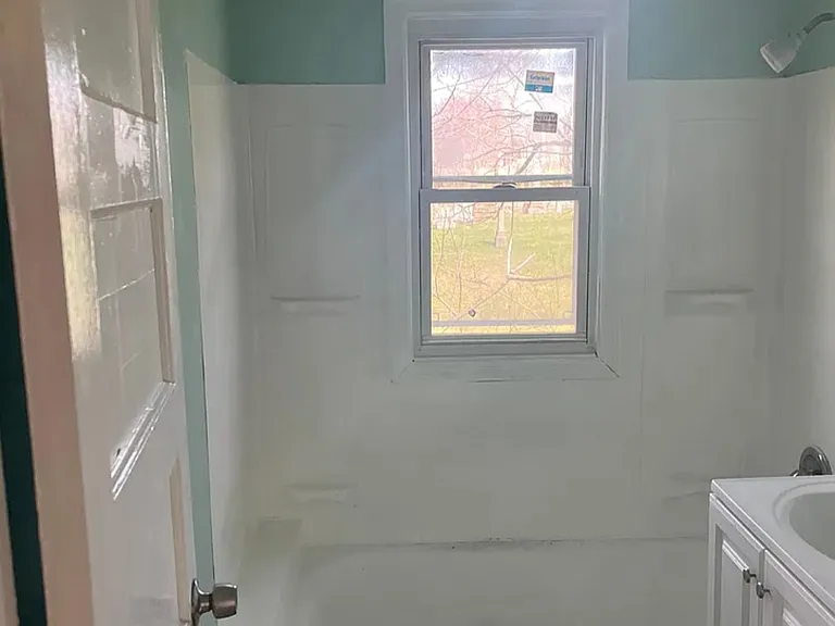 190 Brook St #3 — Photo 2