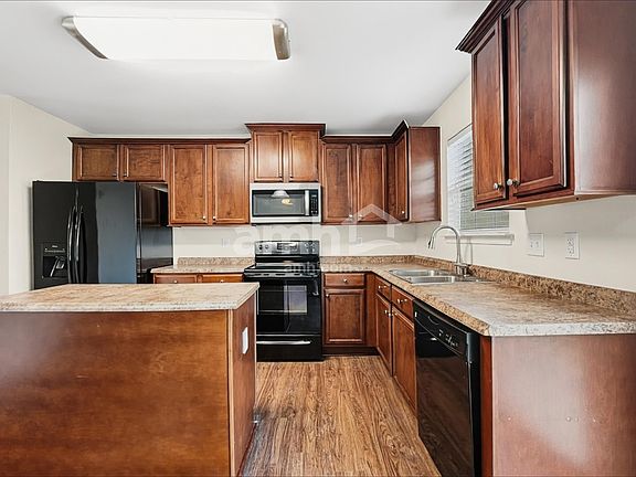 4th image of 2848 Tall Oaks Dr