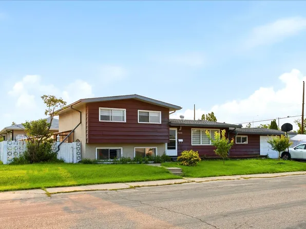 13604 90a St NW, Edmonton, AB T5E 3N8