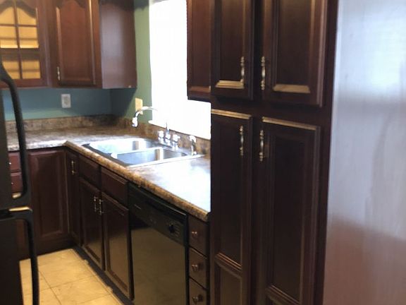 5th image of 3004 E Washington St