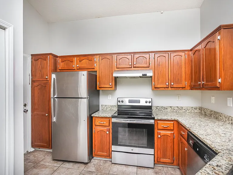 10431 Amanda Dr — Photo 6