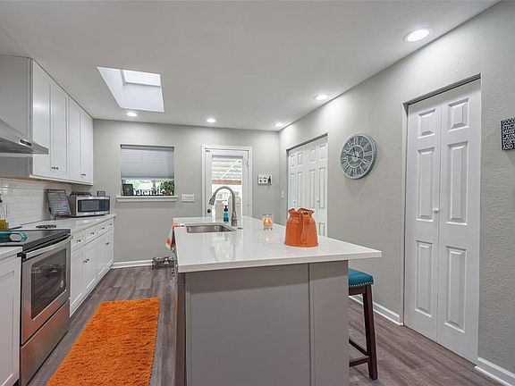 3rd image of 417 Grace Dr