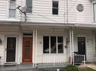 19 Coal St, Middleport, PA 17953