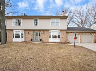 310 Yosemite Trl, Madison, WI 53705
