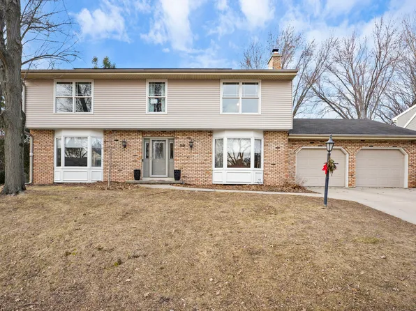 310 Yosemite Trl, Madison, WI 53705