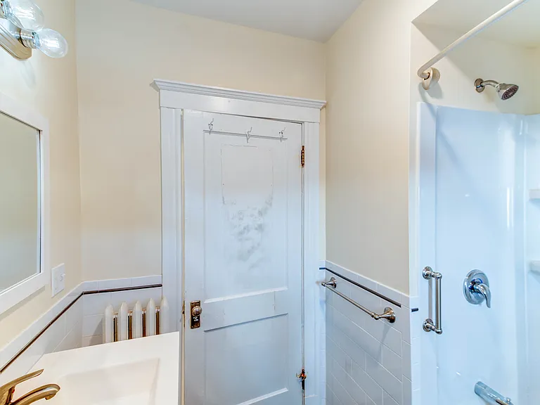 120 Clay St #1 — Photo 16