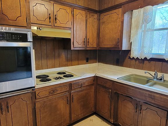 4th image of 1150 Claylick Rd