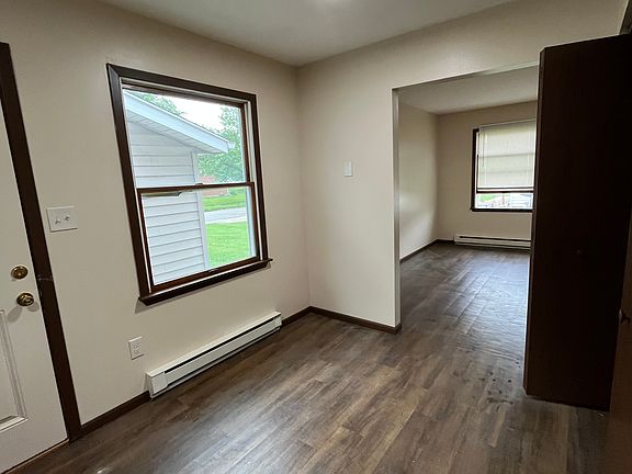 3rd image of 560 N Wagner Ave