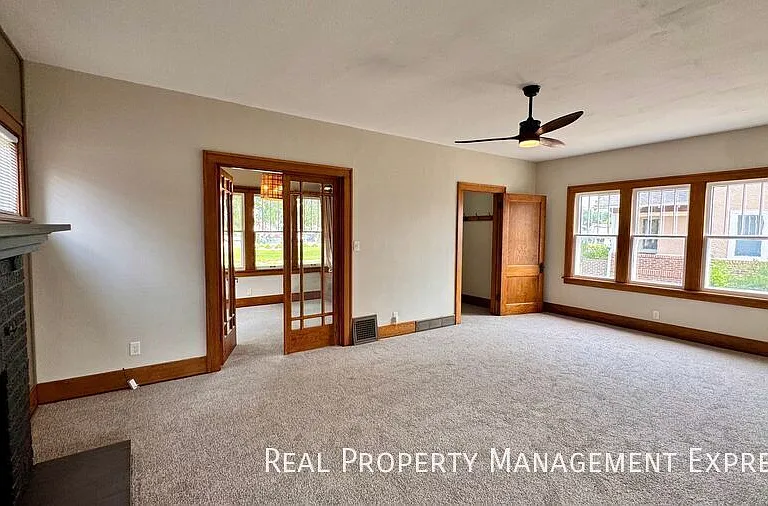 509 W 25th St — Photo 4