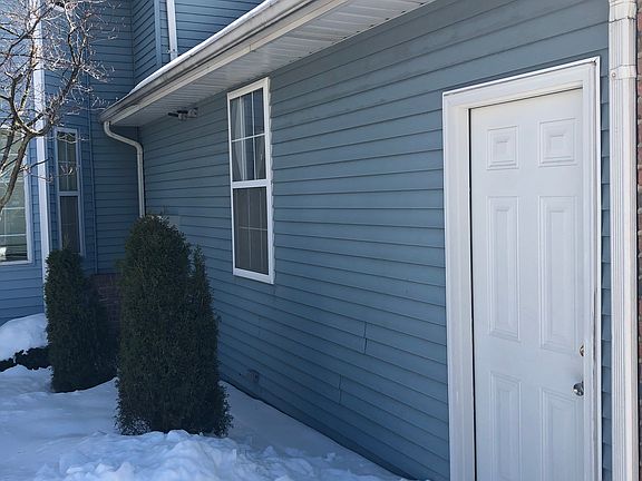 3rd image of 692 Tollis Pkwy #B