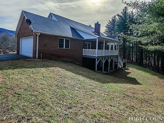 4th image of 251 Edgewood Dr