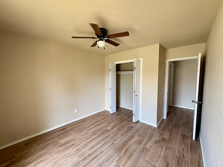 224 Oak Tree Ln — Photo 11