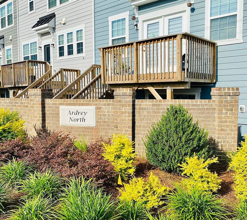 1st image of 15104 Holly Run Ln