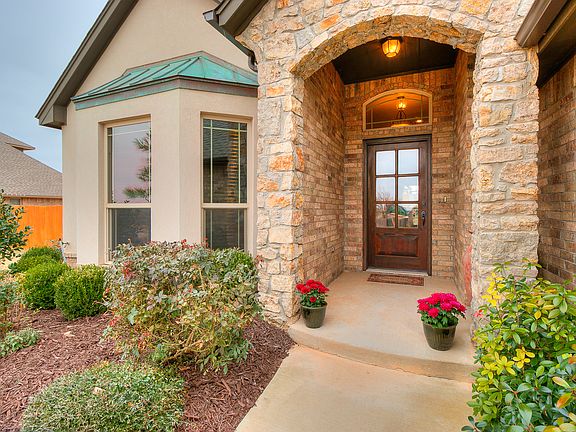 2nd image of 5024 Kelly Lakes Dr