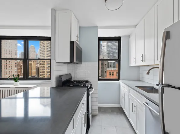 225 East 36th Street image 4 of 8