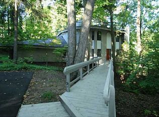 34 Lake Lacoma Dr, Pittsford, NY 14534