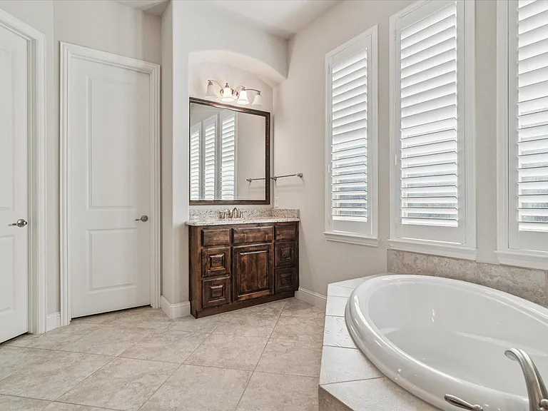 1618 Whirlaway Ct — Photo 14