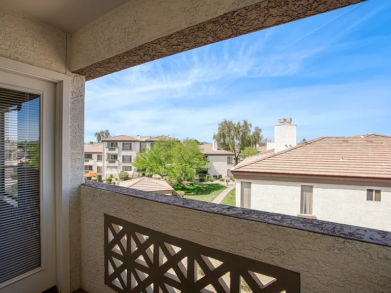 Relax outdoors without leaving home.