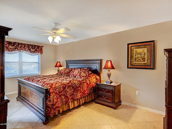 5th image of 601 Shorewood Dr Unit 403