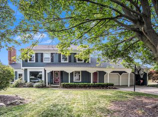 2104 Waterbury Dr SE, Kentwood, MI 49508