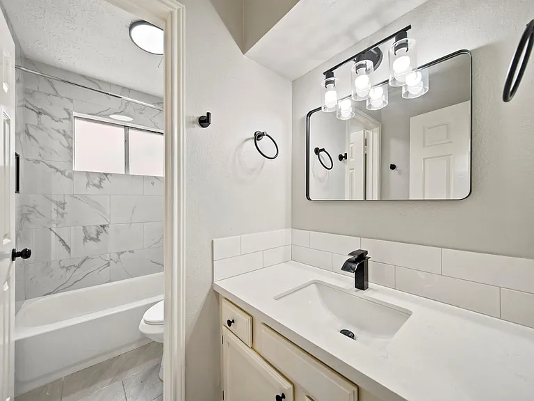 22039 Rivermead Dr — Photo 20