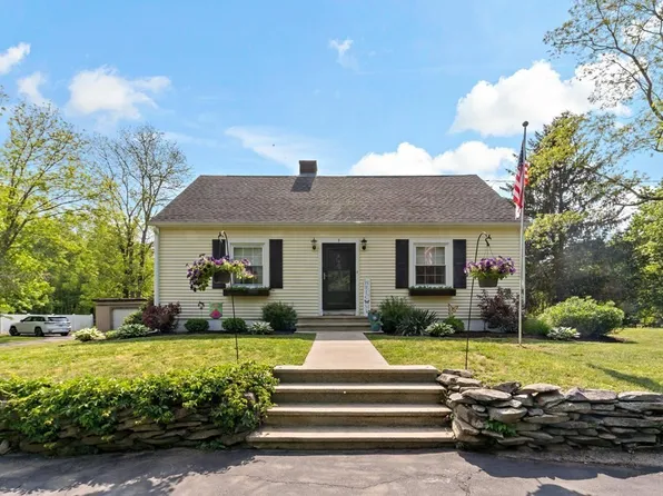 9 Cedar Ave, Swansea, MA 02777