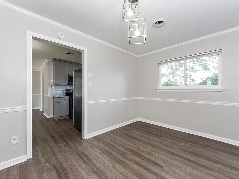 605 Presidential Blvd — Photo 5