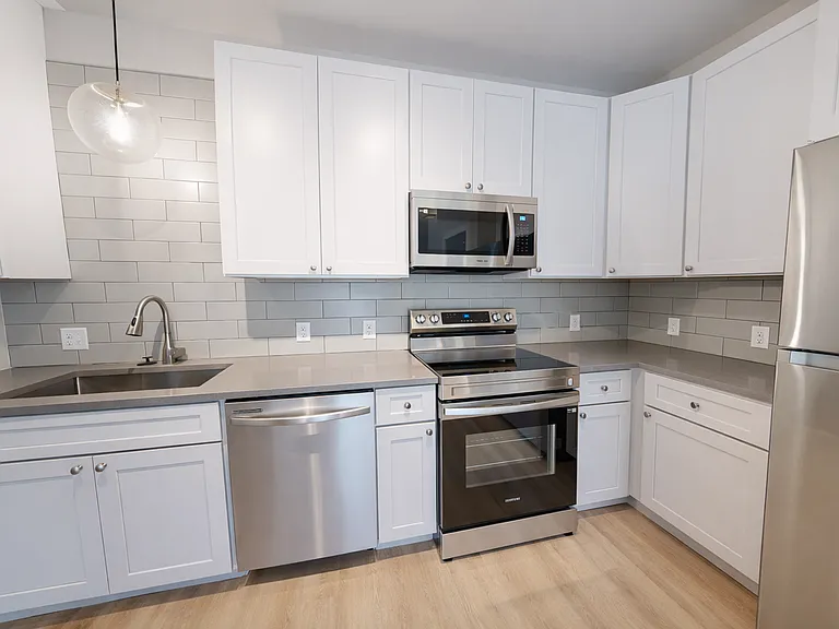 Parkview at Spring Hill Apartments — Photo 23