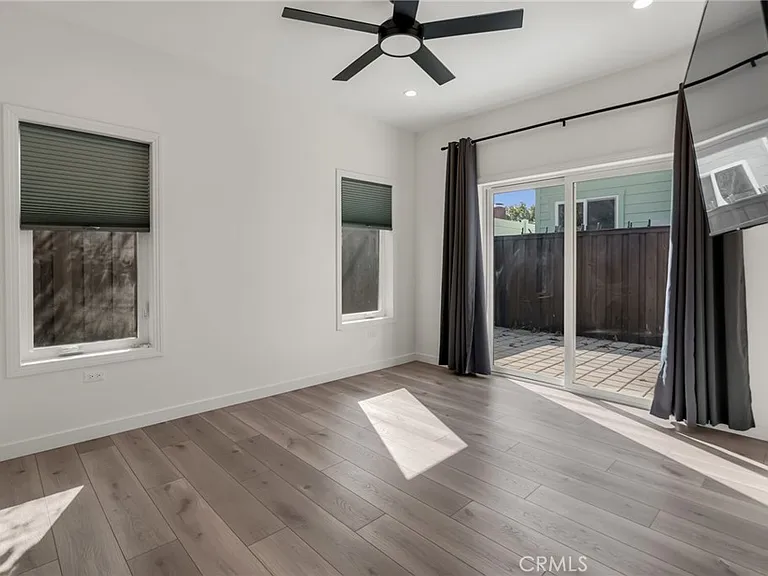 22434 Berdon St — Photo 18