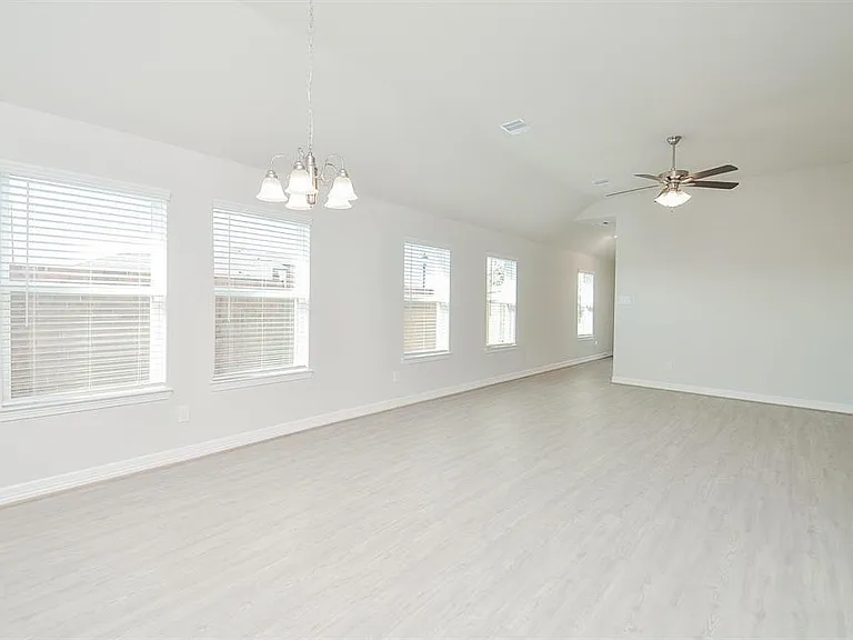 7402 Sunlit Harbor Dr — Photo 19