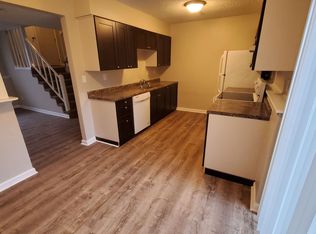 3606 E 41st St, Des Moines, IA 50317