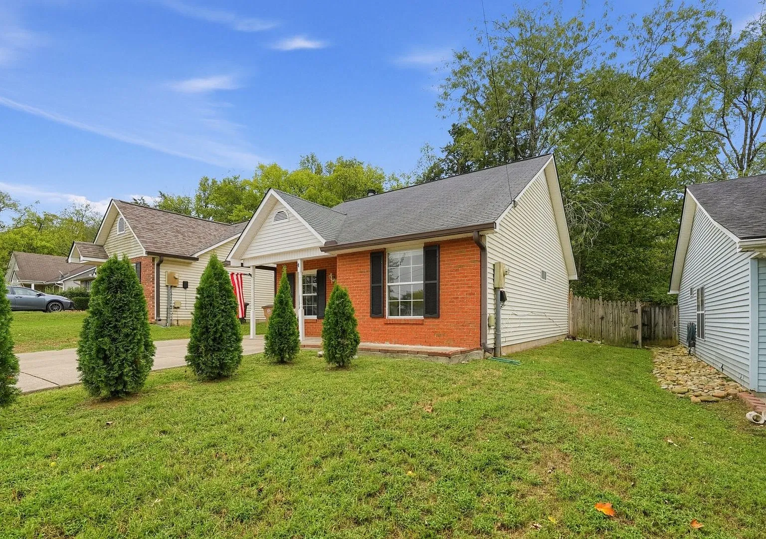Charming 2BR House in Nashville Adjacent to a Peaceful Park — Photo 3