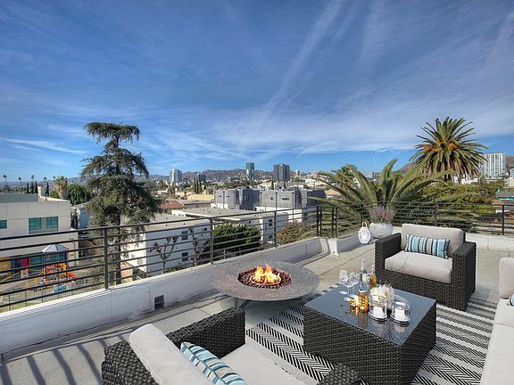 4th image of 1130 Tamarind Ave #1130