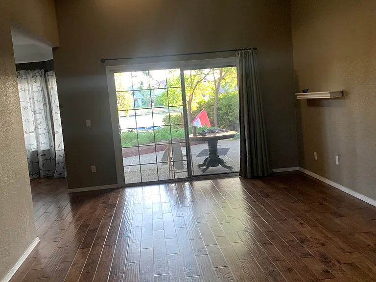 9328 Laguna Lake Way — Photo 4