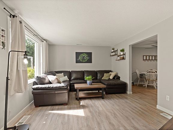 4th image of 69 Boulder Drive
