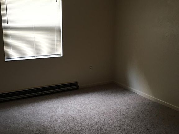 3rd image of 1542 Front St APT 3