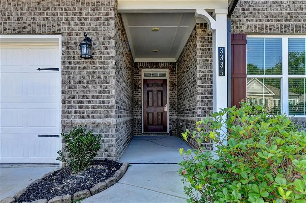 5 bed, 4.0 bath, 2754 sqft, $2,800 — Photo 3