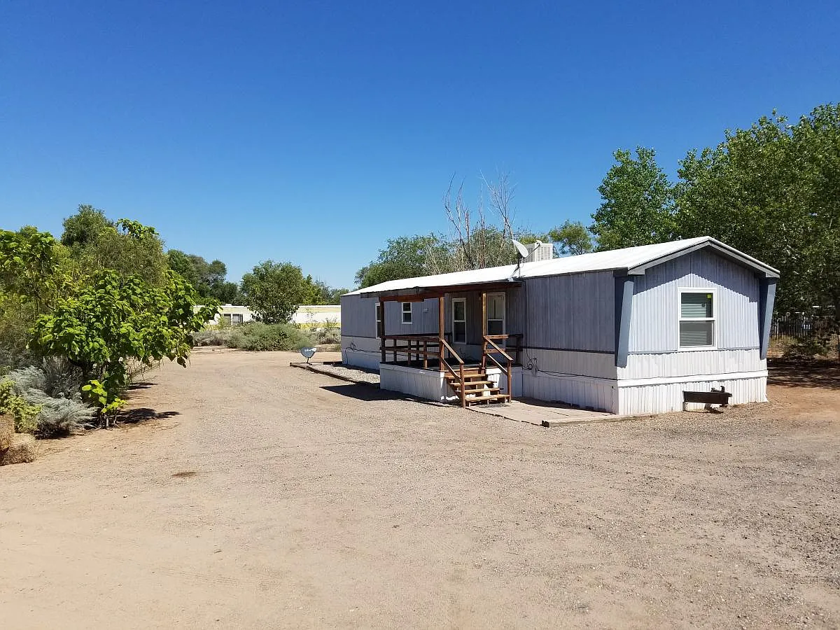 3 bed, 960 sqft, $1,600 — Photo 4