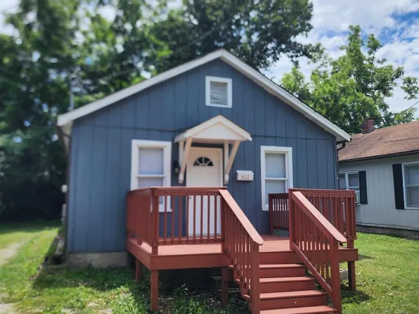 611 W Cherry St, Carbondale, IL 62901