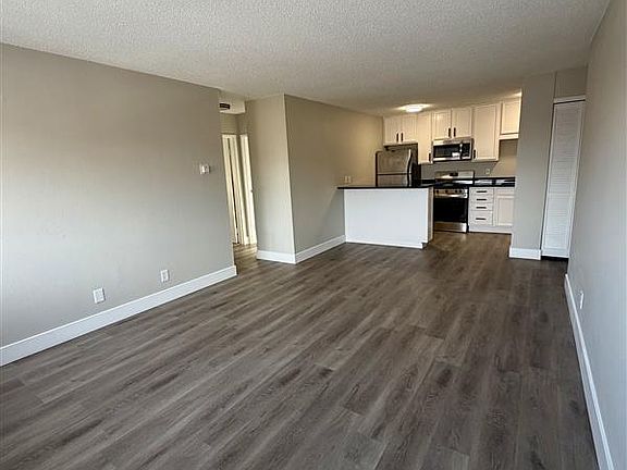 5th image of 1800 Lasalle Ave Unit 302