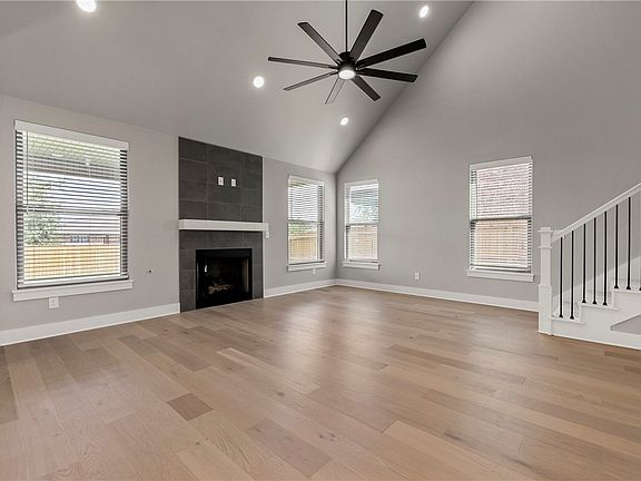 2nd image of 2402 SW 18th St