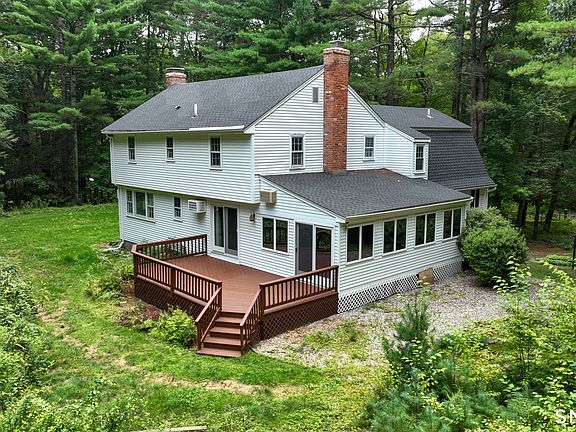 3rd image of 221 Old Farms Road