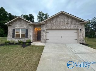 446 Jackson Point Cir, Huntsville, AL 35811