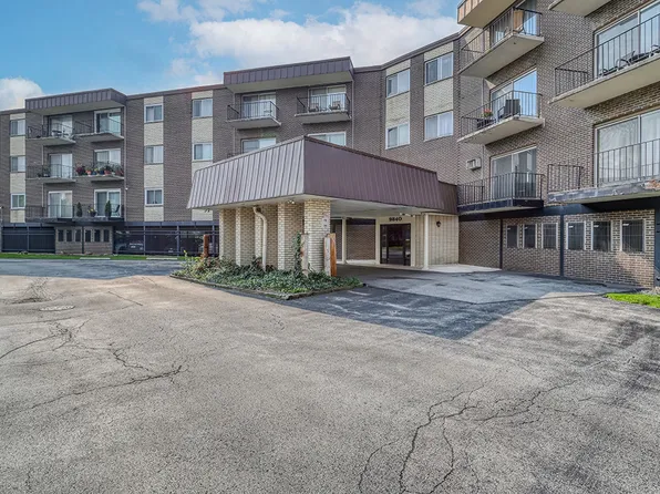 9840 S Pulaski Rd APT 305, Oak Lawn, IL 60453